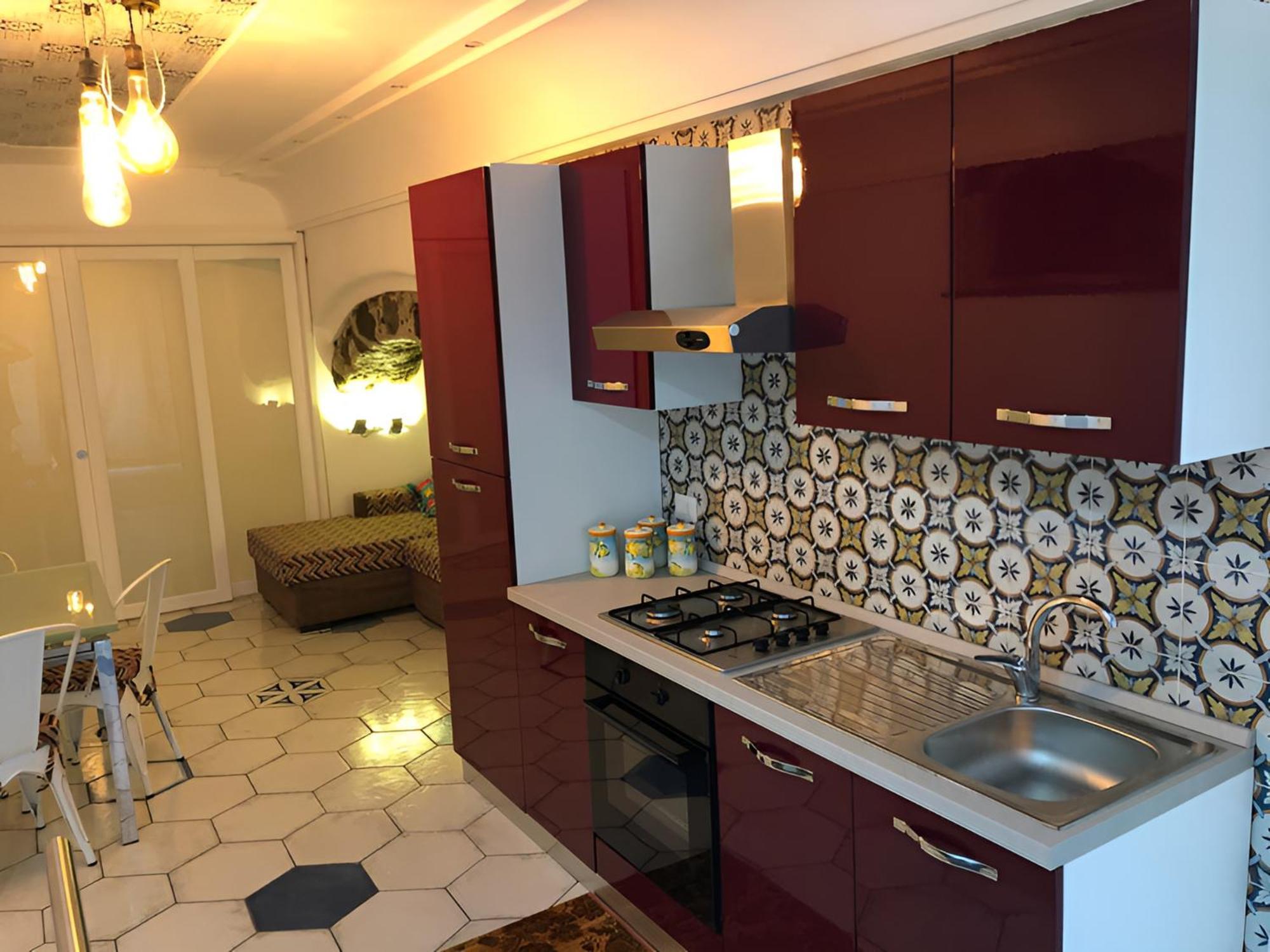 With Bathroom And Kitchen, With Independent Entrance *